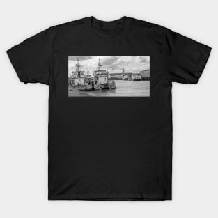 Crew transfer vessels moored up in the docks in the seaside town of Great Yarmouth, Norfolk T-Shirt